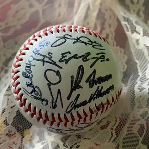 Atlanta Braves 2006 or 2007 World Series Team  Autographed Ball one ball
